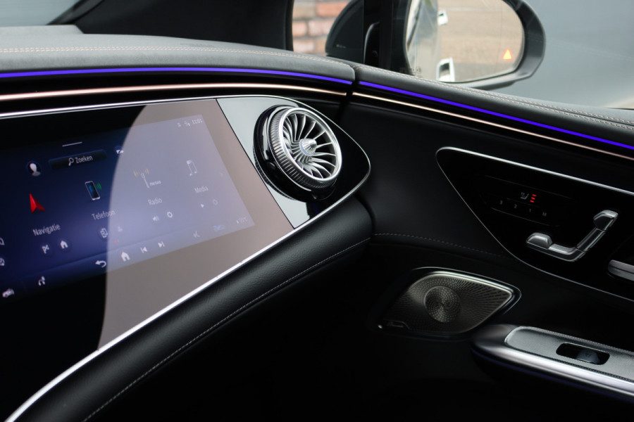 Mercedes-Benz EQE 300 AMG Line 89 kWh | Hyperscreen |  Achterasbesturing | Distronic+ | Panoramadak | Burmester | Digital Light | Verwarmd Stuurwiel | Warmtepomp | Luchtkwaliteitspakket |