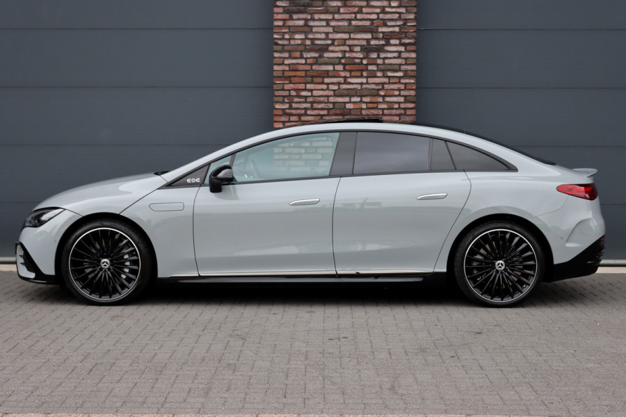 Mercedes-Benz EQE 300 AMG Line 89 kWh | Hyperscreen |  Achterasbesturing | Distronic+ | Panoramadak | Burmester | Digital Light | Verwarmd Stuurwiel | Warmtepomp | Luchtkwaliteitspakket |