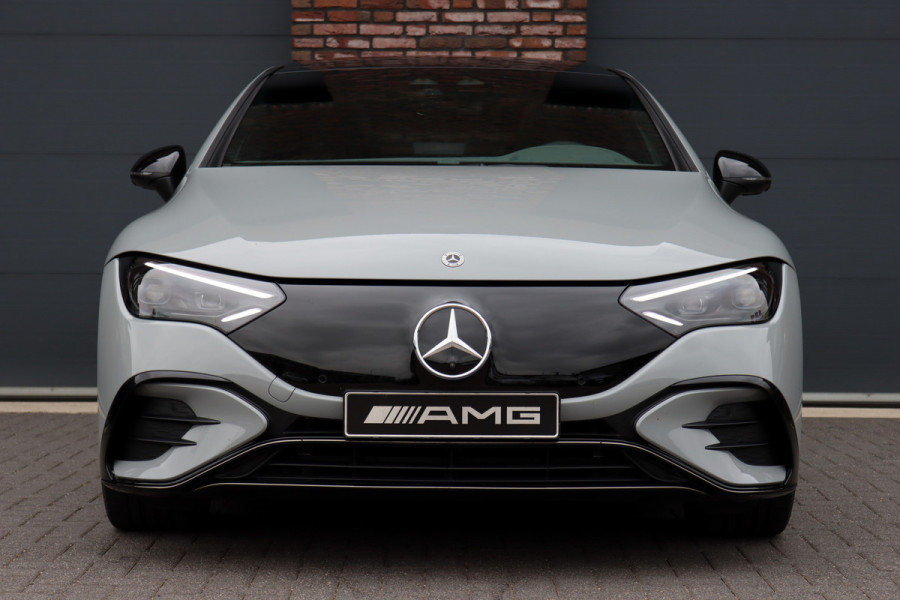 Mercedes-Benz EQE 300 AMG Line 89 kWh | Hyperscreen |  Achterasbesturing | Distronic+ | Panoramadak | Burmester | Digital Light | Verwarmd Stuurwiel | Warmtepomp | Luchtkwaliteitspakket |