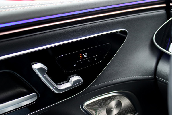 Mercedes-Benz EQE 300 AMG Line 89 kWh | Hyperscreen |  Achterasbesturing | Distronic+ | Panoramadak | Burmester | Digital Light | Verwarmd Stuurwiel | Warmtepomp | Luchtkwaliteitspakket |