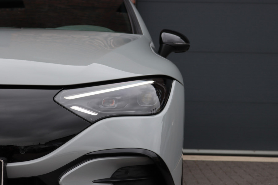 Mercedes-Benz EQE 300 AMG Line 89 kWh | Hyperscreen |  Achterasbesturing | Distronic+ | Panoramadak | Burmester | Digital Light | Verwarmd Stuurwiel | Warmtepomp | Luchtkwaliteitspakket |