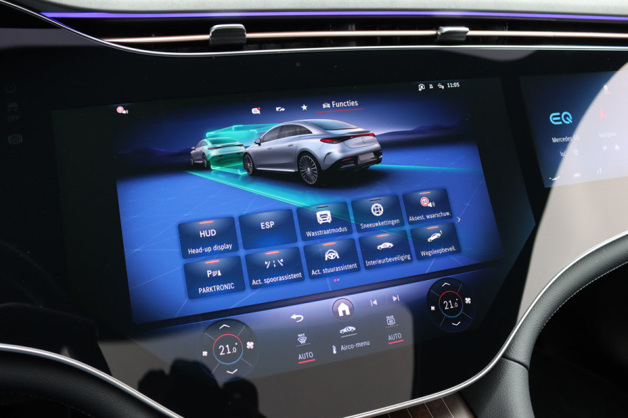 Mercedes-Benz EQE 300 AMG Line 89 kWh | Hyperscreen |  Achterasbesturing | Distronic+ | Panoramadak | Burmester | Digital Light | Verwarmd Stuurwiel | Warmtepomp | Luchtkwaliteitspakket |