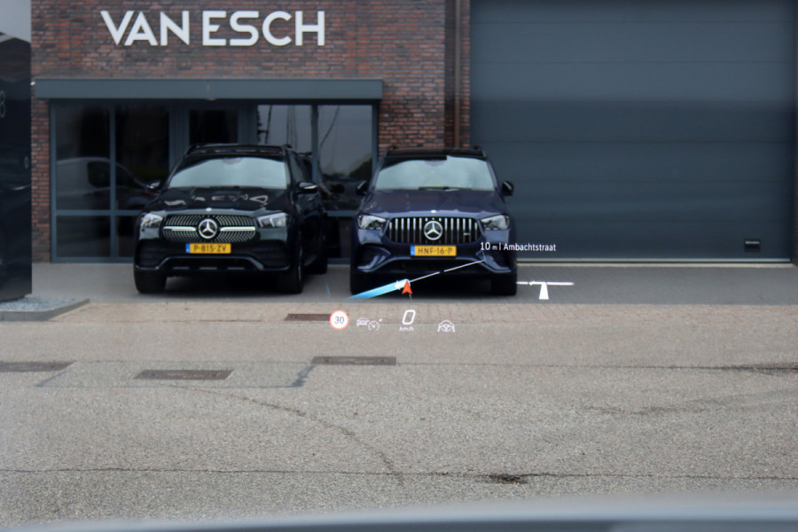 Mercedes-Benz EQE 300 AMG Line 89 kWh | Hyperscreen |  Achterasbesturing | Distronic+ | Panoramadak | Burmester | Digital Light | Verwarmd Stuurwiel | Warmtepomp | Luchtkwaliteitspakket |