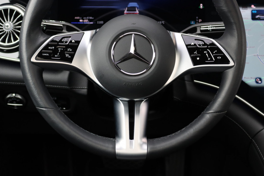 Mercedes-Benz EQE 300 AMG Line 89 kWh | Hyperscreen |  Achterasbesturing | Distronic+ | Panoramadak | Burmester | Digital Light | Verwarmd Stuurwiel | Warmtepomp | Luchtkwaliteitspakket |