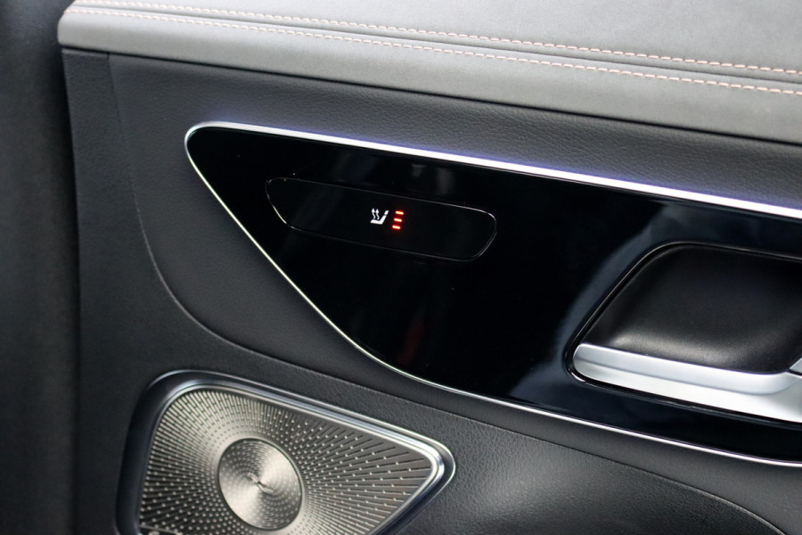 Mercedes-Benz EQE 300 AMG Line 89 kWh | Hyperscreen |  Achterasbesturing | Distronic+ | Panoramadak | Burmester | Digital Light | Verwarmd Stuurwiel | Warmtepomp | Luchtkwaliteitspakket |