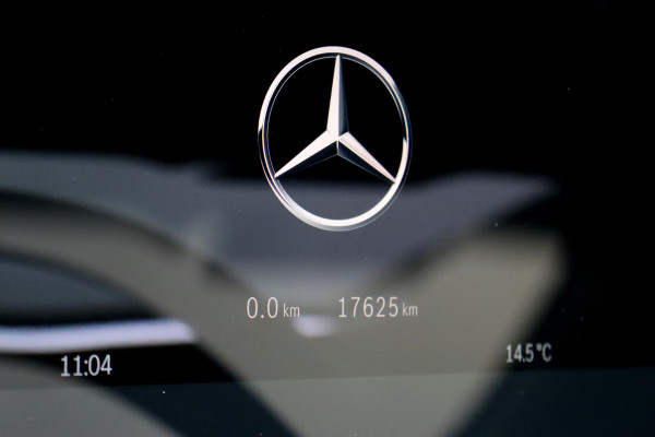 Mercedes-Benz EQE 300 AMG Line 89 kWh | Hyperscreen |  Achterasbesturing | Distronic+ | Panoramadak | Burmester | Digital Light | Verwarmd Stuurwiel | Warmtepomp | Luchtkwaliteitspakket |