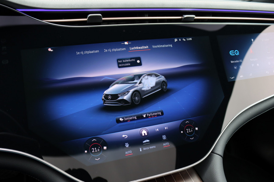 Mercedes-Benz EQE 300 AMG Line 89 kWh | Hyperscreen |  Achterasbesturing | Distronic+ | Panoramadak | Burmester | Digital Light | Verwarmd Stuurwiel | Warmtepomp | Luchtkwaliteitspakket |