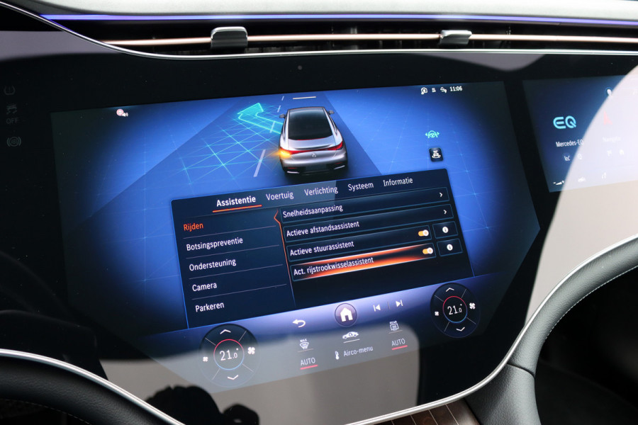 Mercedes-Benz EQE 300 AMG Line 89 kWh | Hyperscreen |  Achterasbesturing | Distronic+ | Panoramadak | Burmester | Digital Light | Verwarmd Stuurwiel | Warmtepomp | Luchtkwaliteitspakket |
