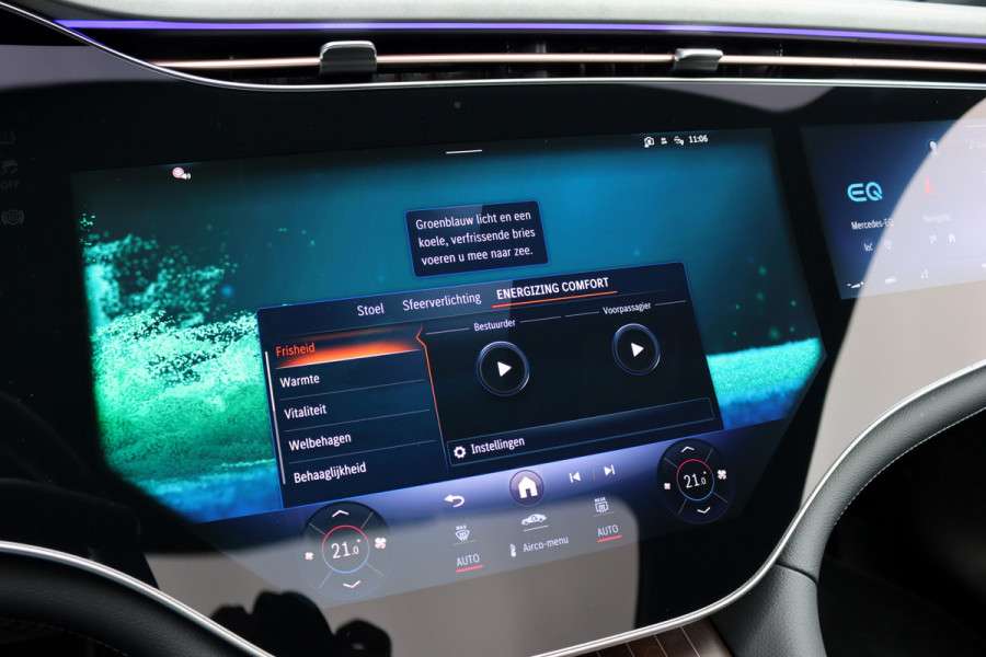 Mercedes-Benz EQE 300 AMG Line 89 kWh | Hyperscreen |  Achterasbesturing | Distronic+ | Panoramadak | Burmester | Digital Light | Verwarmd Stuurwiel | Warmtepomp | Luchtkwaliteitspakket |
