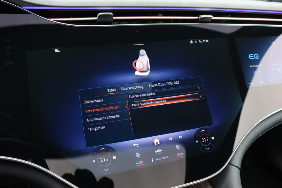 Mercedes-Benz EQE 300 AMG Line 89 kWh | Hyperscreen |  Achterasbesturing | Distronic+ | Panoramadak | Burmester | Digital Light | Verwarmd Stuurwiel | Warmtepomp | Luchtkwaliteitspakket |