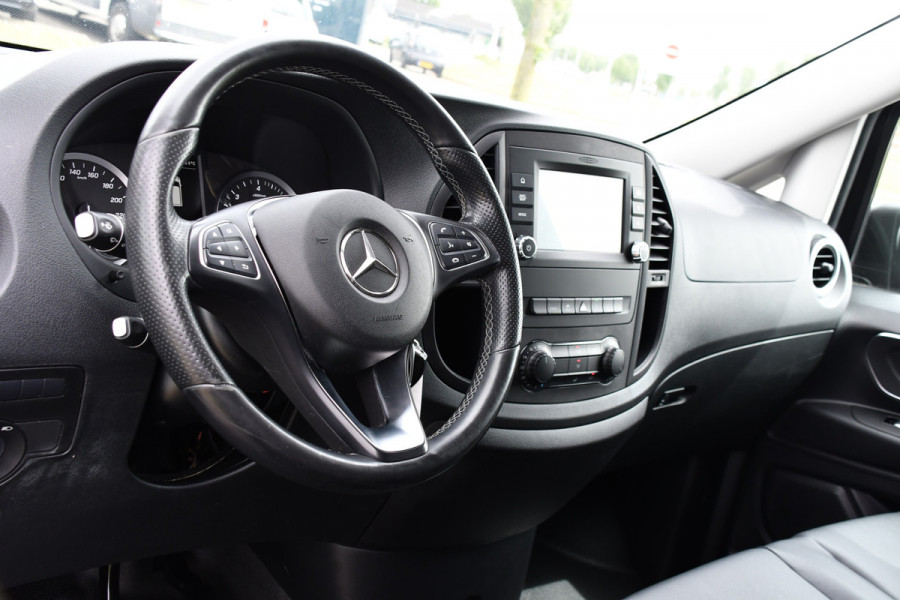 Mercedes-Benz Vito 119 CDI L2 AMG Edition Camera, Cruise, Carplay, LED, 190PK, Automaat, Trekhaak, Sensoren, Stoelverwarming, Uniek!