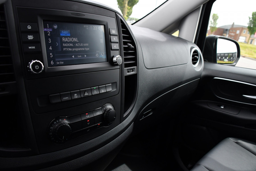 Mercedes-Benz Vito 119 CDI L2 AMG Edition Camera, Cruise, Carplay, LED, 190PK, Automaat, Trekhaak, Sensoren, Stoelverwarming, Uniek!