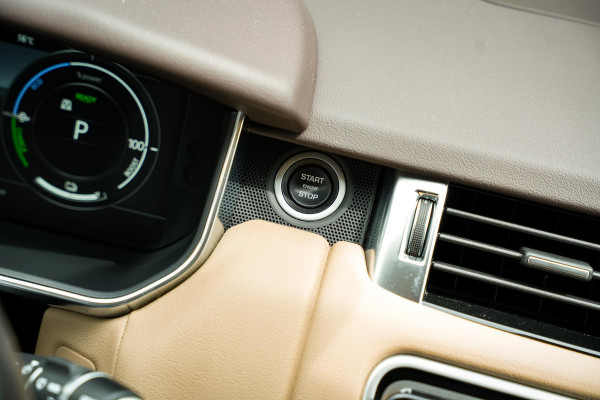 Land Rover Range Rover Sport 2.0 P400e HSE Dynamic SVR Panoramadak Matrix LED Meridian DAB+ Keyless 360Cam 23''LM