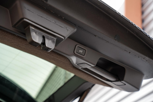Land Rover Range Rover Sport 2.0 P400e HSE Dynamic SVR Panoramadak Matrix LED Meridian DAB+ Keyless 360Cam 23''LM