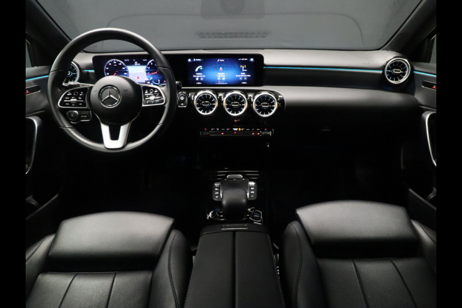 Mercedes-Benz A-Klasse 180 Business Solution Luxury Line [CAMERA, APPLE CARPLAY, ANDROID, VOL LEDER, STOELVERWARMING, CRUISE, CLIMATE, NIEUWSTAAT]