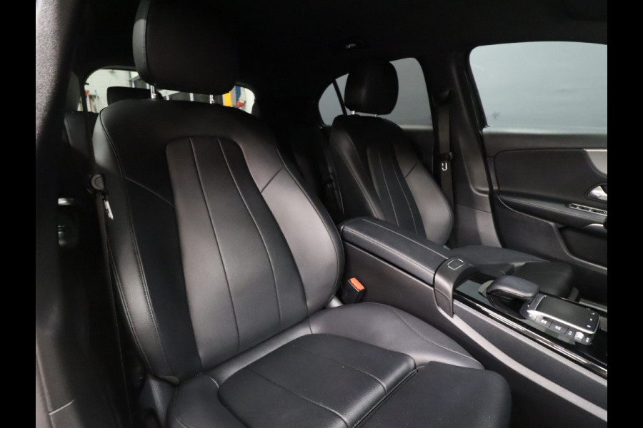 Mercedes-Benz A-Klasse 180 Business Solution Luxury Line [CAMERA, APPLE CARPLAY, ANDROID, VOL LEDER, STOELVERWARMING, CRUISE, CLIMATE, NIEUWSTAAT]