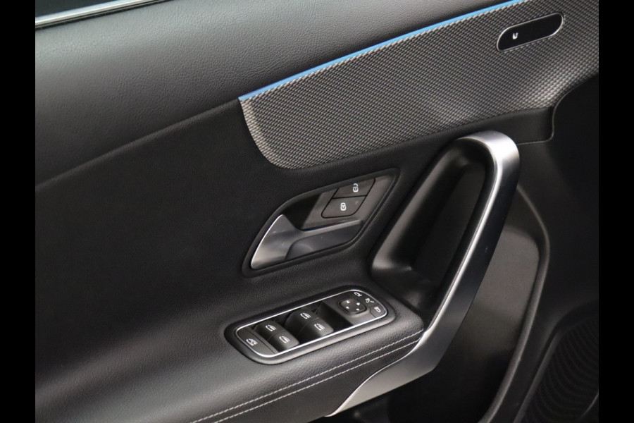 Mercedes-Benz A-Klasse 180 Business Solution Luxury Line [CAMERA, APPLE CARPLAY, ANDROID, VOL LEDER, STOELVERWARMING, CRUISE, CLIMATE, NIEUWSTAAT]
