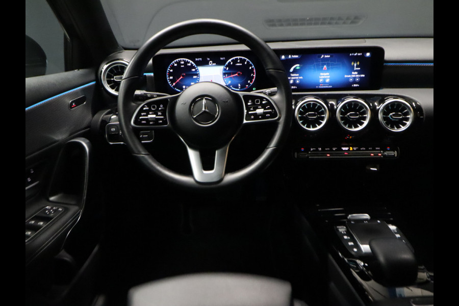 Mercedes-Benz A-Klasse 180 Business Solution Luxury Line [CAMERA, APPLE CARPLAY, ANDROID, VOL LEDER, STOELVERWARMING, CRUISE, CLIMATE, NIEUWSTAAT]