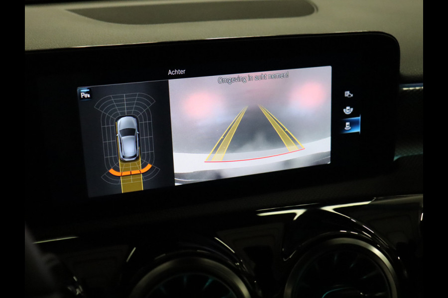 Mercedes-Benz A-Klasse 180 Business Solution Luxury Line [CAMERA, APPLE CARPLAY, ANDROID, VOL LEDER, STOELVERWARMING, CRUISE, CLIMATE, NIEUWSTAAT]