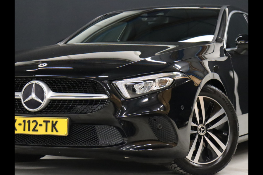 Mercedes-Benz A-Klasse 180 Business Solution Luxury Line [CAMERA, APPLE CARPLAY, ANDROID, VOL LEDER, STOELVERWARMING, CRUISE, CLIMATE, NIEUWSTAAT]