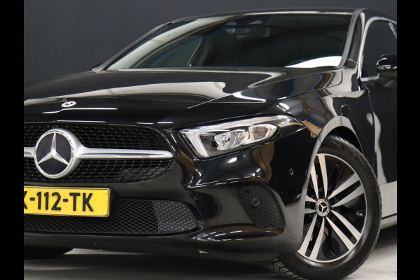 Mercedes-Benz A-Klasse 180 Business Solution Luxury Line [CAMERA, APPLE CARPLAY, ANDROID, VOL LEDER, STOELVERWARMING, CRUISE, CLIMATE, NIEUWSTAAT]