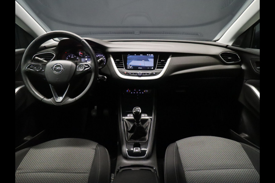 Opel Grandland X 1.2 Turbo Business Edition [APPLE CARPLAY, ANDROID, PARKEERSENSOREN V+A, NAVIGATIE, CRUISE, AIRCO, NIEUWSTAAT]