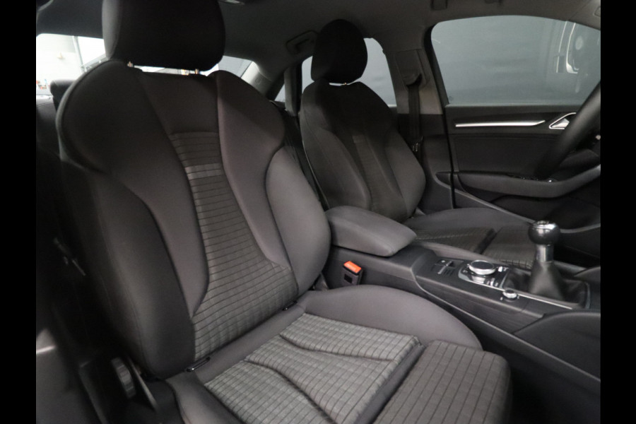 Audi A3 Limousine 30 TFSI Advance Sport *WEEKAANBIEDING* [VIRTUAL COCKPIT, SPORTSTOELEN, PDC ACHTER, NAVIGATIE, CRUISE CONTROL, CLIMATE CONTROL, NIEUWSTAAT]