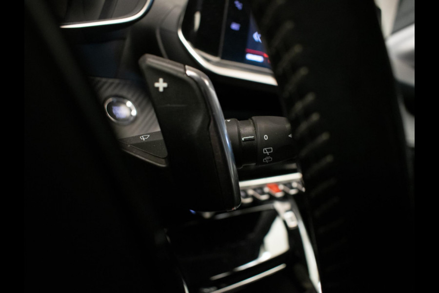 Peugeot 208 1.2 PureTech Allure Sport (APPLE CARPLAY,NAVI,CRUISE,LED,SFEERVERLICHTING,KEYLESS,CAMERA,PDC,DAB,LM VELGEN,NETTESTAAT)