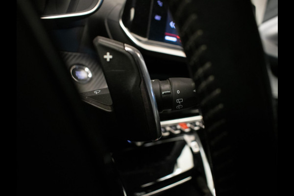 Peugeot 208 1.2 PureTech Allure Sport (APPLE CARPLAY,NAVI,CRUISE,LED,SFEERVERLICHTING,KEYLESS,CAMERA,PDC,DAB,LM VELGEN,NETTESTAAT)