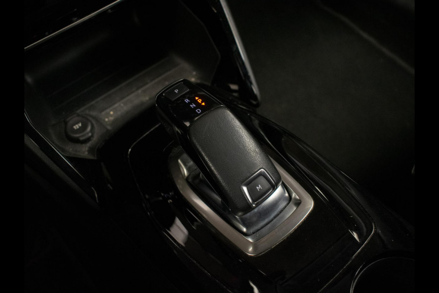 Peugeot 208 1.2 PureTech Allure Sport (APPLE CARPLAY,NAVI,CRUISE,LED,SFEERVERLICHTING,KEYLESS,CAMERA,PDC,DAB,LM VELGEN,NETTESTAAT)