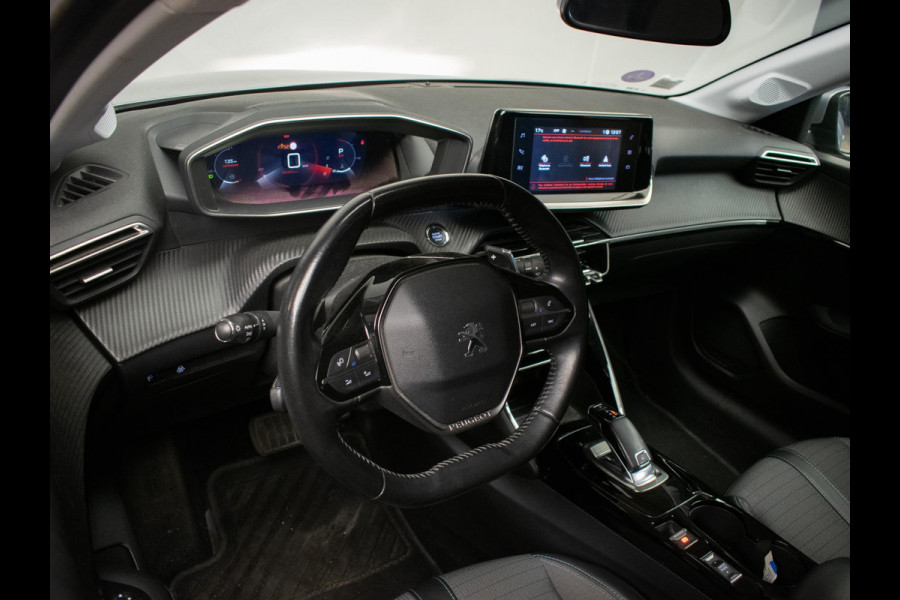 Peugeot 208 1.2 PureTech Allure Sport (APPLE CARPLAY,NAVI,CRUISE,LED,SFEERVERLICHTING,KEYLESS,CAMERA,PDC,DAB,LM VELGEN,NETTESTAAT)