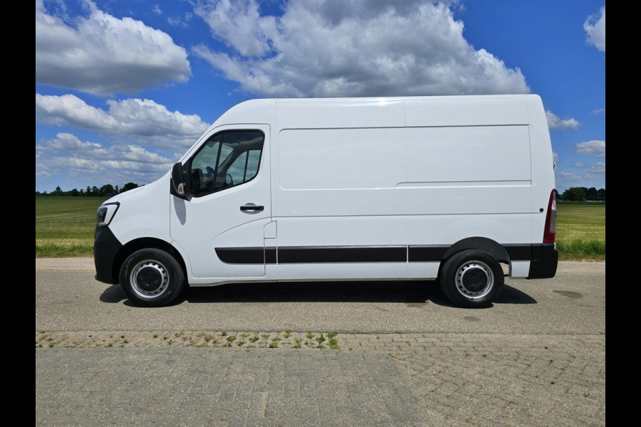 Renault Master T33 2.3 dCi 135 L2 H2 Comfort - 135 Pk - Euro 6 - Navi - Airco - Cruise Control
