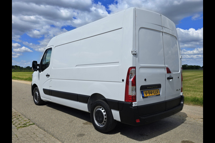 Renault Master T33 2.3 dCi 135 L2 H2 Comfort - 135 Pk - Euro 6 - Navi - Airco - Cruise Control