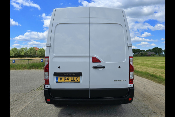 Renault Master T33 2.3 dCi 135 L2 H2 Comfort - 135 Pk - Euro 6 - Navi - Airco - Cruise Control