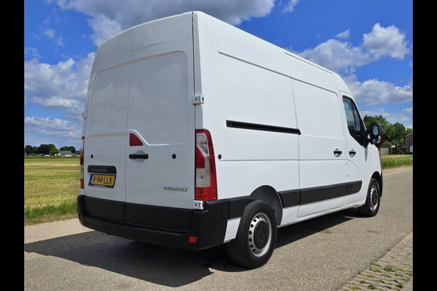 Renault Master T33 2.3 dCi 135 L2 H2 Comfort - 135 Pk - Euro 6 - Navi - Airco - Cruise Control