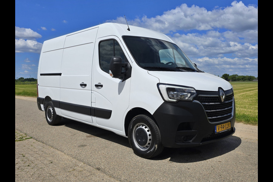 Renault Master T33 2.3 dCi 135 L2 H2 Comfort - 135 Pk - Euro 6 - Navi - Airco - Cruise Control