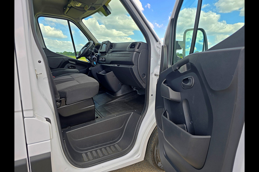 Renault Master T33 2.3 dCi 135 L2 H2 Comfort - 135 Pk - Euro 6 - Navi - Airco - Cruise Control