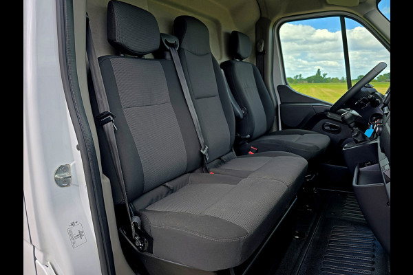 Renault Master T33 2.3 dCi 135 L2 H2 Comfort - 135 Pk - Euro 6 - Navi - Airco - Cruise Control