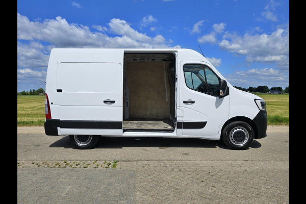 Renault Master T33 2.3 dCi 135 L2 H2 Comfort - 135 Pk - Euro 6 - Navi - Airco - Cruise Control