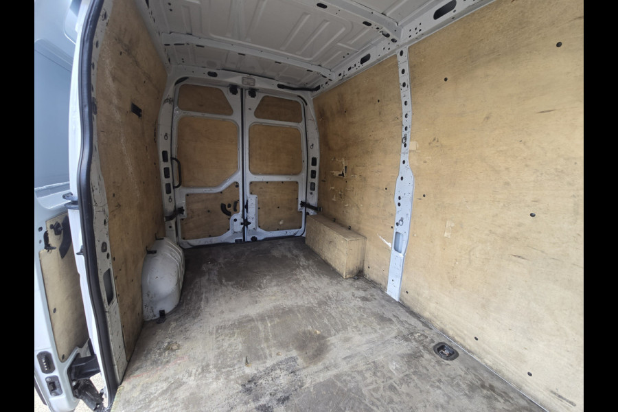 Renault Master T33 2.3 dCi 135 L2 H2 Comfort - 135 Pk - Euro 6 - Navi - Airco - Cruise Control