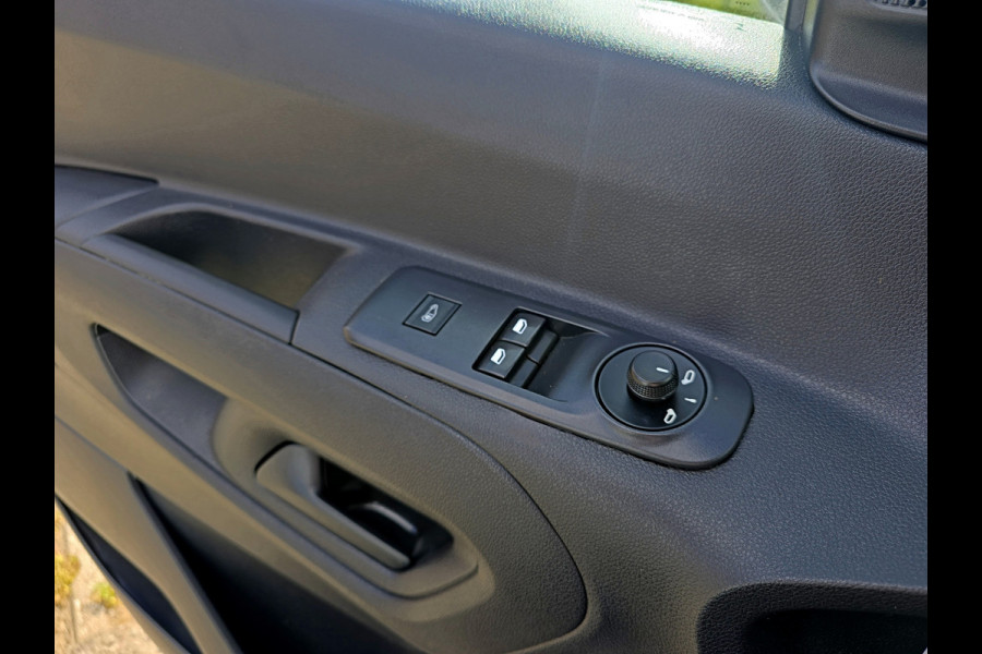 Peugeot Partner 1.2 PureTech Premium BENZINE - 110 Pk - Euro 6 - Airco -Cruise Control