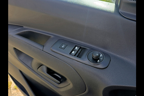 Peugeot Partner 1.2 PureTech Premium BENZINE - 110 Pk - Euro 6 - Airco -Cruise Control