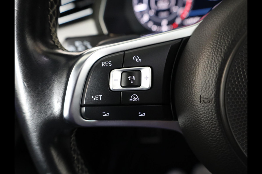 Volkswagen Arteon 1.5 TSI Business R 150pk AUT| Pano-dak| verwarmde voorruit| leer-alcantara| 19'LM-velgen