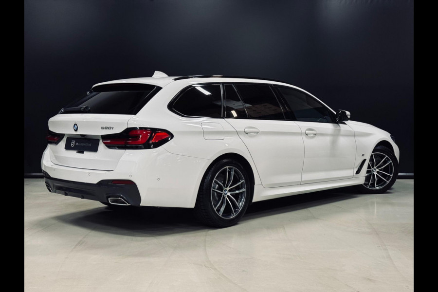 BMW 5 Serie Touring 520i 184PK High Executive M-Pakket, Pano, Laser Koplampen, Hud, Cam, Leder, Apple Carplay, Volledig Onderhoud
