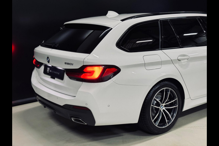 BMW 5 Serie Touring 520i 184PK High Executive M-Pakket, Pano, Laser Koplampen, Hud, Cam, Leder, Apple Carplay, Volledig Onderhoud