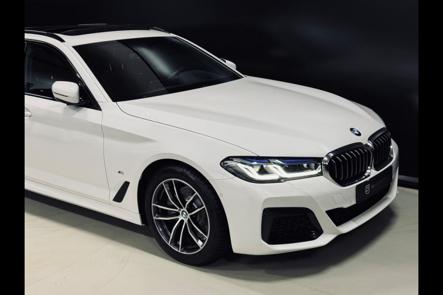 BMW 5 Serie Touring 520i 184PK High Executive M-Pakket, Pano, Laser Koplampen, Hud, Cam, Leder, Apple Carplay, Volledig Onderhoud