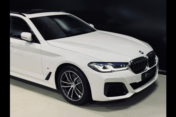 BMW 5 Serie Touring 520i 184PK High Executive M-Pakket, Pano, Laser Koplampen, Hud, Cam, Leder, Apple Carplay, Volledig Onderhoud