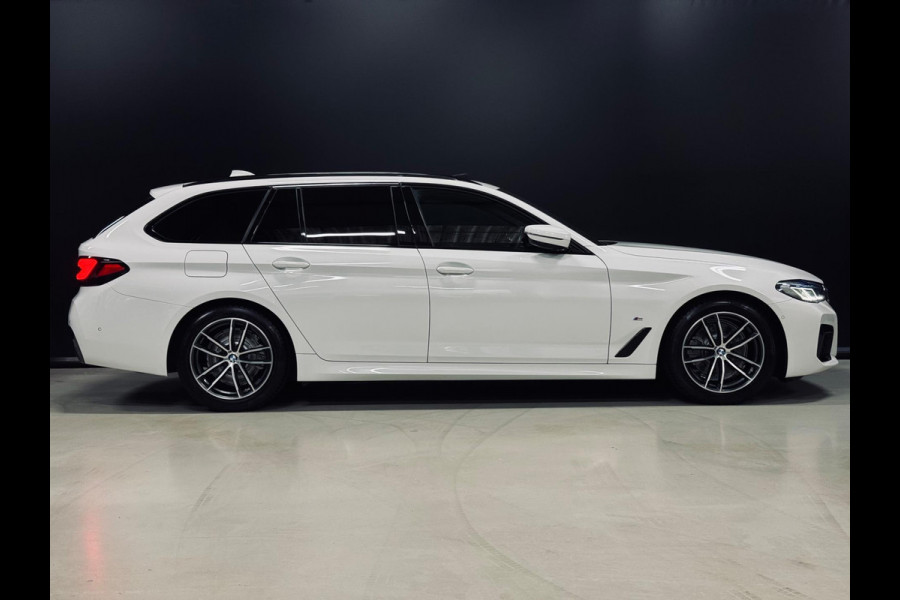 BMW 5 Serie Touring 520i 184PK High Executive M-Pakket, Pano, Laser Koplampen, Hud, Cam, Leder, Apple Carplay, Volledig Onderhoud