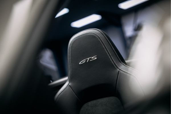 Porsche 911 3.0 Carrera GTS Cabriolet Krijtgrijs | Lift | BTW | Bose | krijt stiksel | 360 camera Nieuwstaat