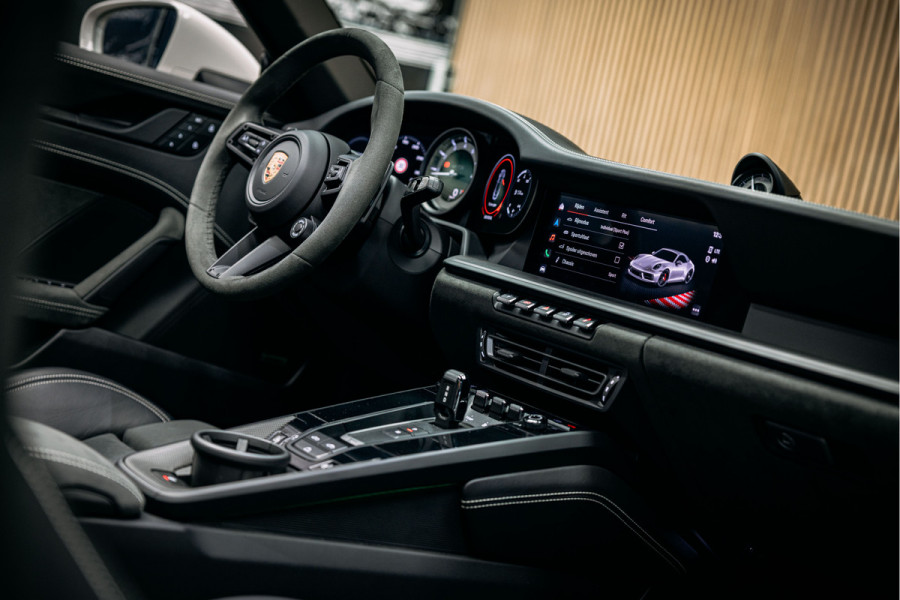Porsche 911 3.0 Carrera GTS Cabriolet Krijtgrijs | Lift | BTW | Bose | krijt stiksel | 360 camera Nieuwstaat